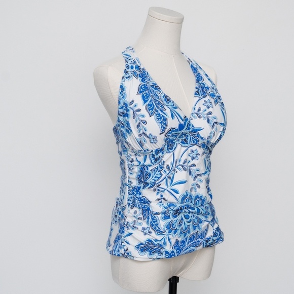 La Blanca. Beyond Haler Goddess Tankini Swim Top. - Picture 11 of 12